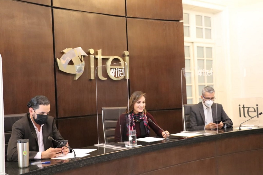 Emotiva despedida de Cynthia Cantero como Presidenta del ITEI, reconocen comisionados de otras entidades liderazgo y solidaridad
